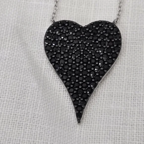Elegant 925 Sterling Black Heart Pendant Necklace - Picture 10 of 14